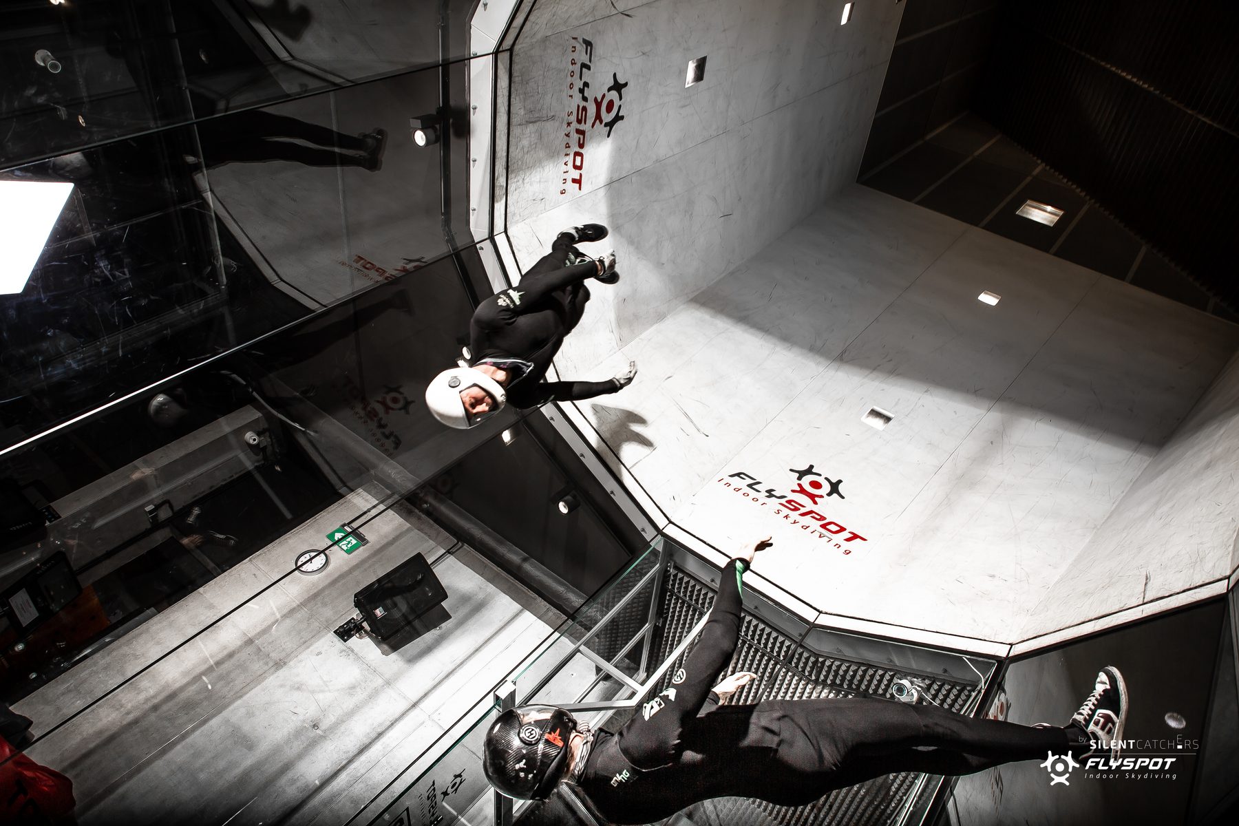 Mason Corby and Keith Grealy training head down at Flyspot, Warsaw