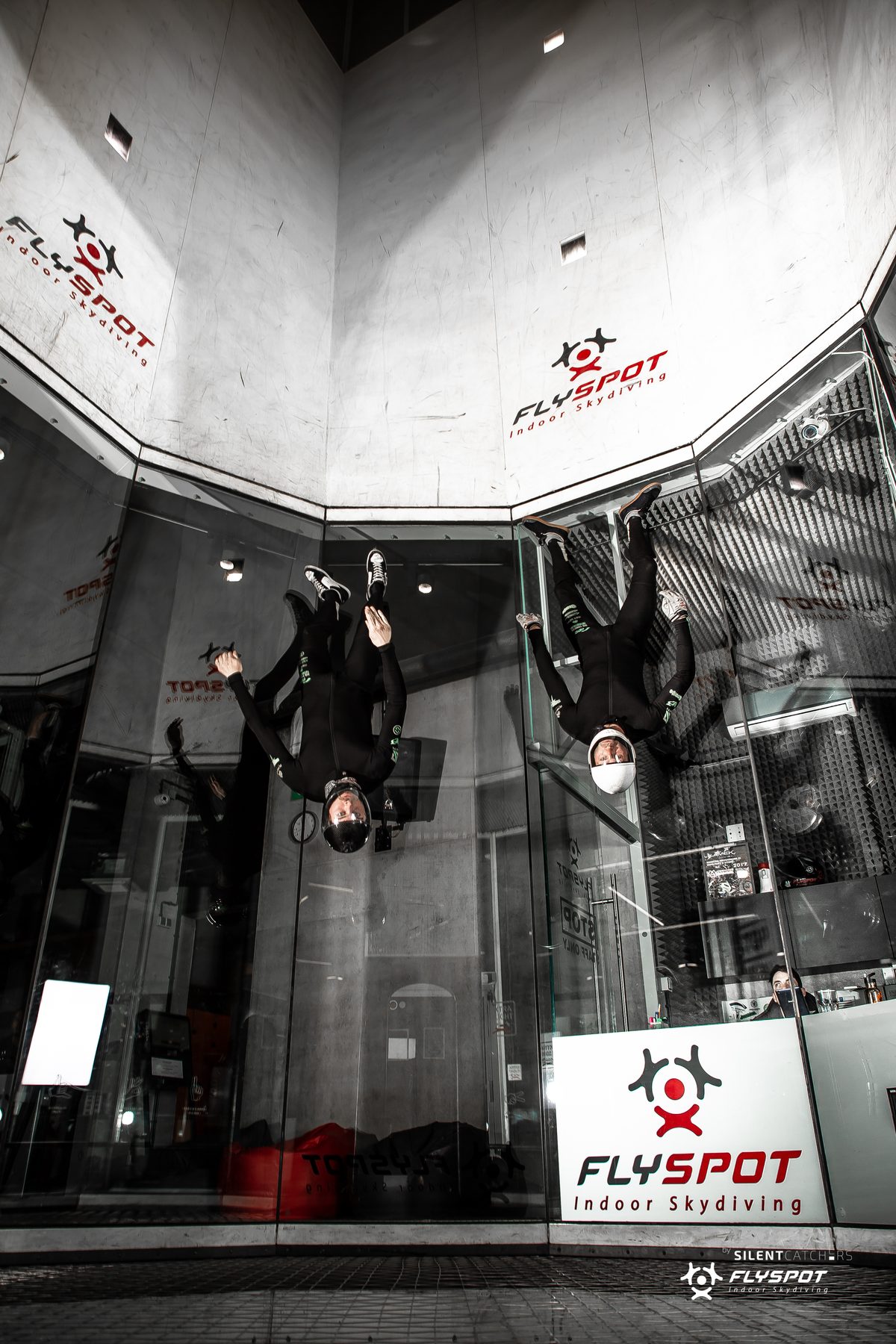 Mason Corby and Keith Grealy training head down at Flyspot, Warsaw