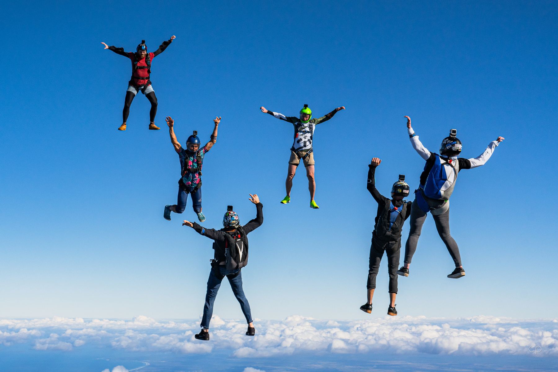 A big group in freefall at Foot Fetish #4