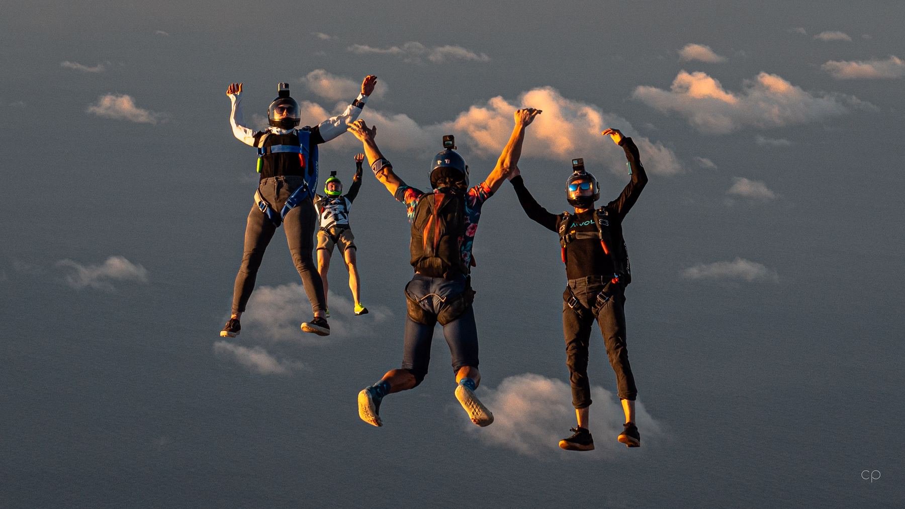 A big group in freefall at Foot Fetish #4