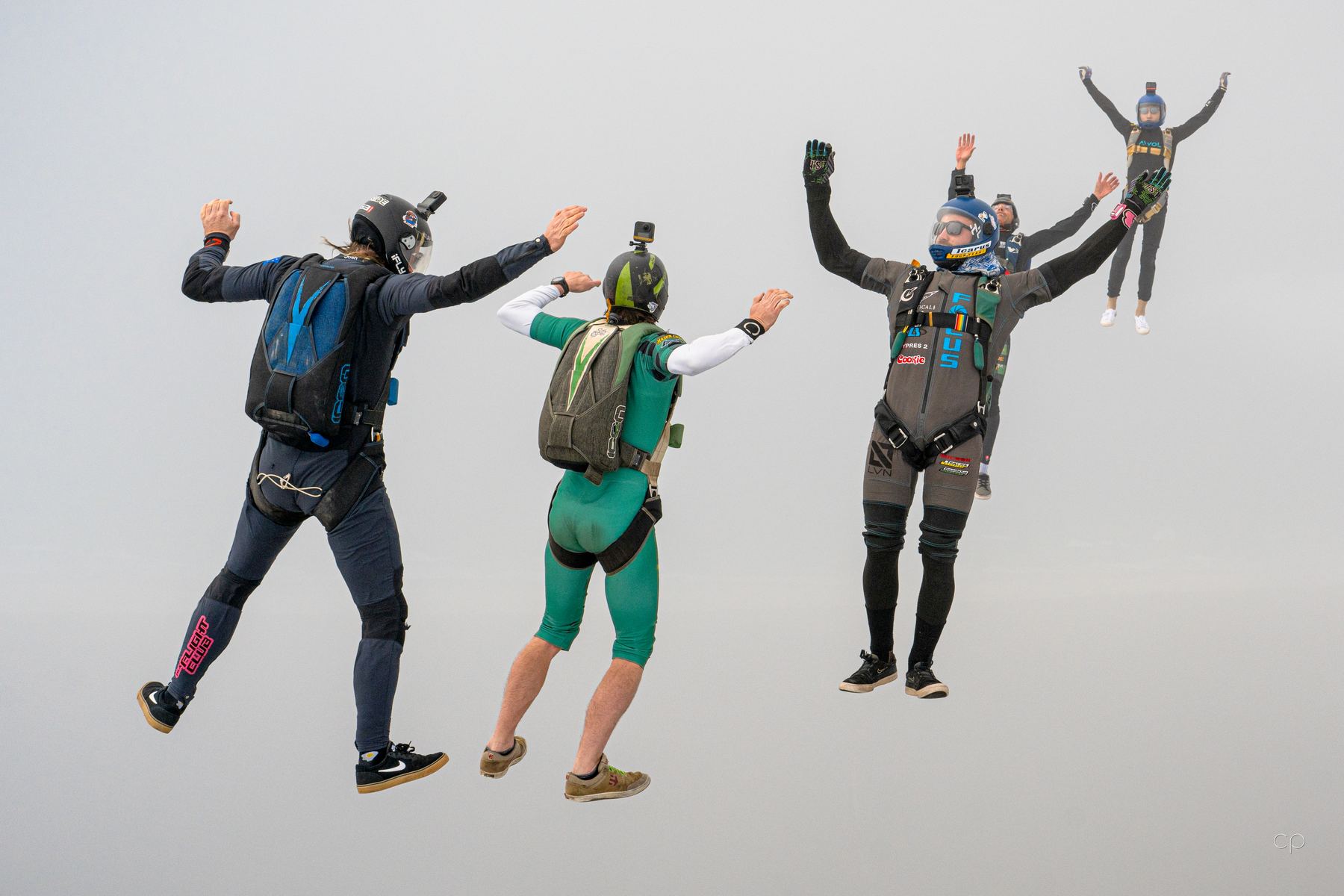 A big group in freefall at Foot Fetish #4